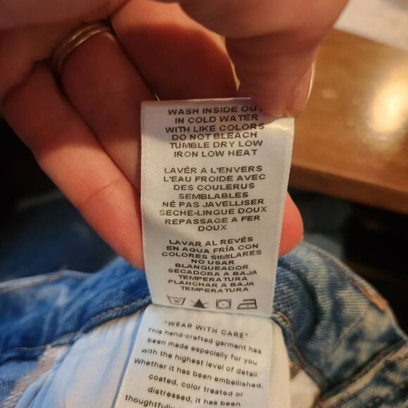 Good American Light Wash Distressed Pockets Denim Cropped Jeans Blue Size 6/28 - Picture 11 of 11